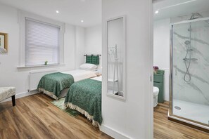 Shower, hair dryer, towels - Host & Stay | The Coach House, Apartment 1 (Saltburn-by-the-Sea)