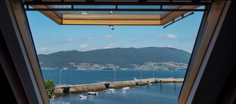 A Casa da Praia - duplex (on the beach, ria de vigo at 600m. camino santiago)