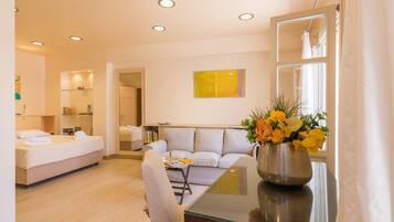 Studio | Area keluarga | Televisi layar datar 32-inci dengan saluran TV digital