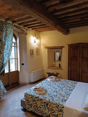 7 dormitorios, tabla de planchar con plancha, wifi y ropa de cama