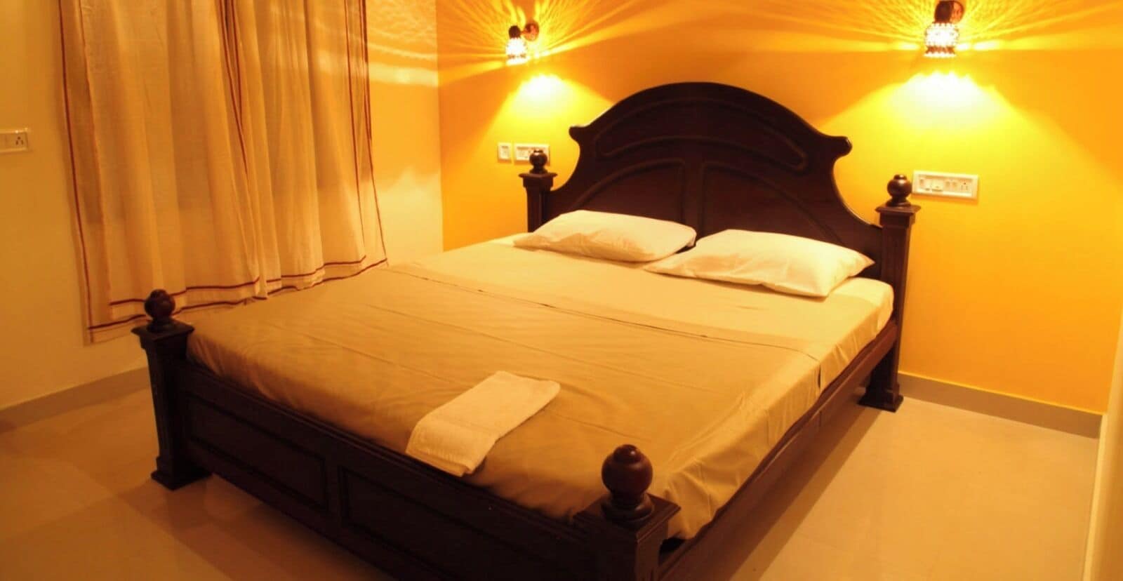 豪華 雙人房 | 筆電工作空間、免費無線上網