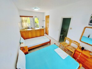 Cuna de viaje, wifi y ropa de cama 