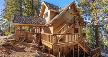 Yosemite Aviary and Quail – 2 separate units for up to 14 guests!