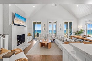 TV connectée, cheminée, chaîne hi-fi