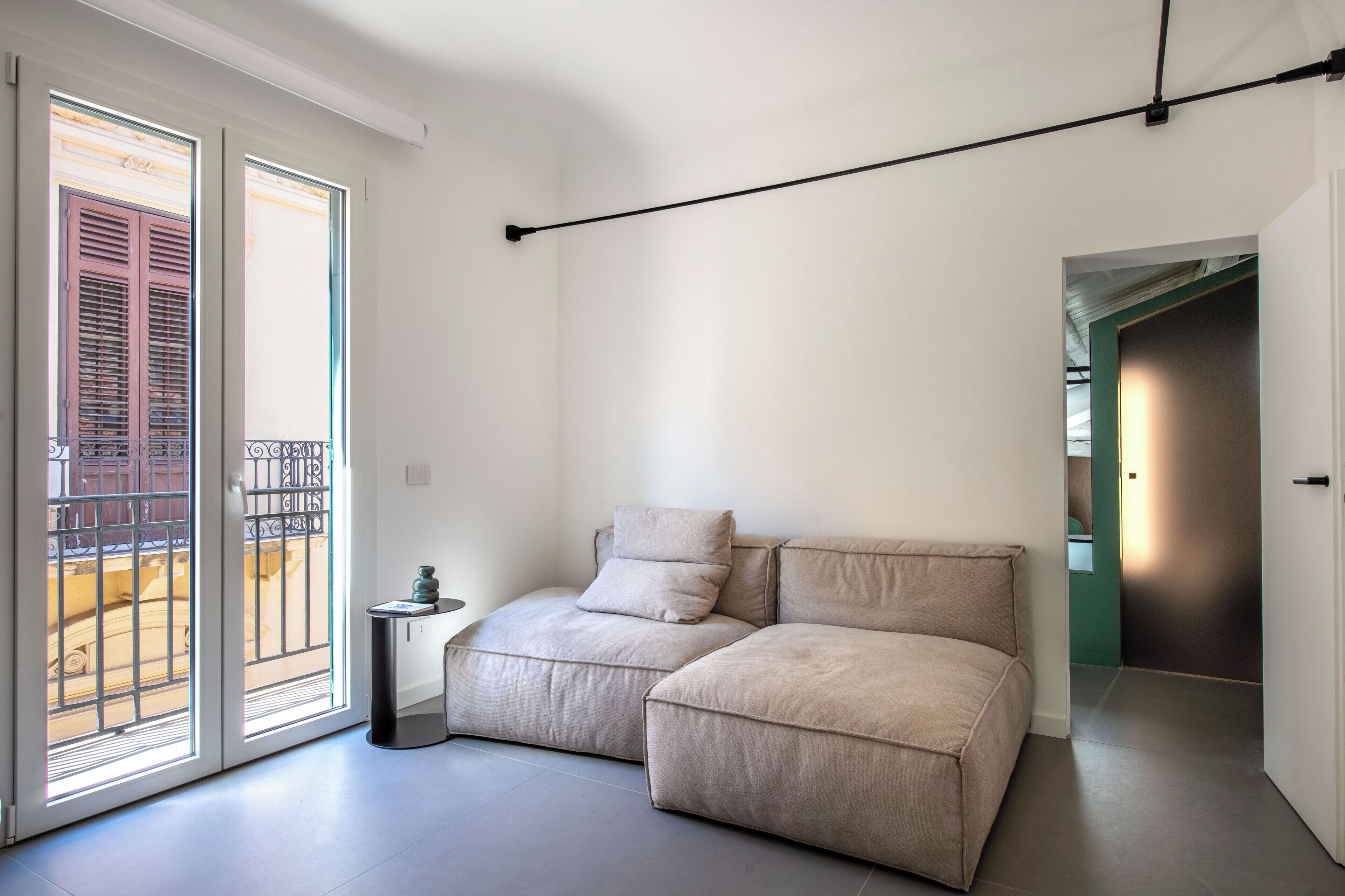 Apartment | Living area | 35-inch TV with digital channels