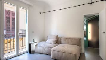 Apartment | Living area | 35-inch TV with digital channels