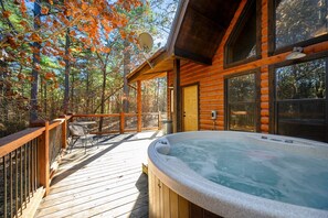 Outdoor spa tub - Burnt Whiskey! Beautiful Rustic Couples Cabin. (Broken Bow)