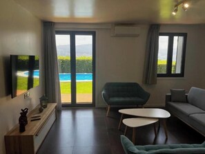 Living area - A Casa da Praia - first floor (on the beach, ria de vigo at 600m. camino santiago) (Redondela)