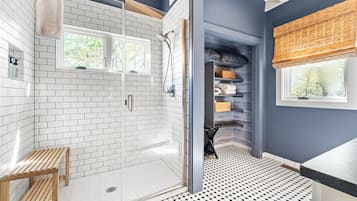Casa de campo de lujo, vista al viñedo | Baño | Secadora de cabello, batas, toallas, jabón