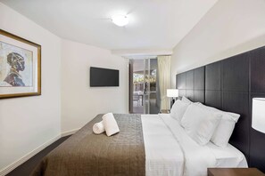 2 bedrooms, bed sheets, wheelchair access