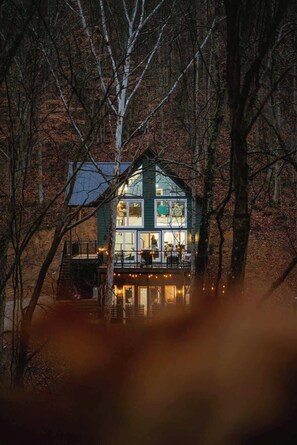 Exterior - The Greenhouse with Indoor Slide close to Hocking Hills (Laurelville)