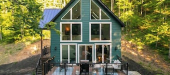 The Greenhouse with Indoor Slide close to Hocking Hills
