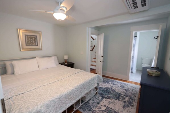 3 bedrooms, desk, free WiFi, bed sheets