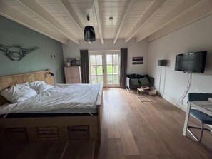 1 bedroom, iron/ironing board, travel cot, free WiFi