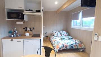 1 chambre, fer et planche Ă  repasser, Wi-Fi gratuit, draps fournis