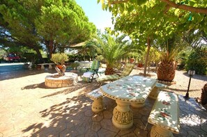 Outdoor dining - SAONA VILLAS (VN LIVOS): villa for 6 people, private pool, wifi, air co (CT)