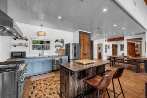 Fridge, microwave, oven, stovetop - Waterfront Home- 2 Pools, Waterslide, huge boat dock and perfect layout!! (Kingsland)