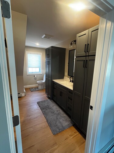 Cozy 1-bedroom apartment just minutes from downtown Freeport with WiFi.