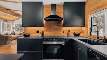 Refrigerador, horno, parrilla de estufa y lavavajillas