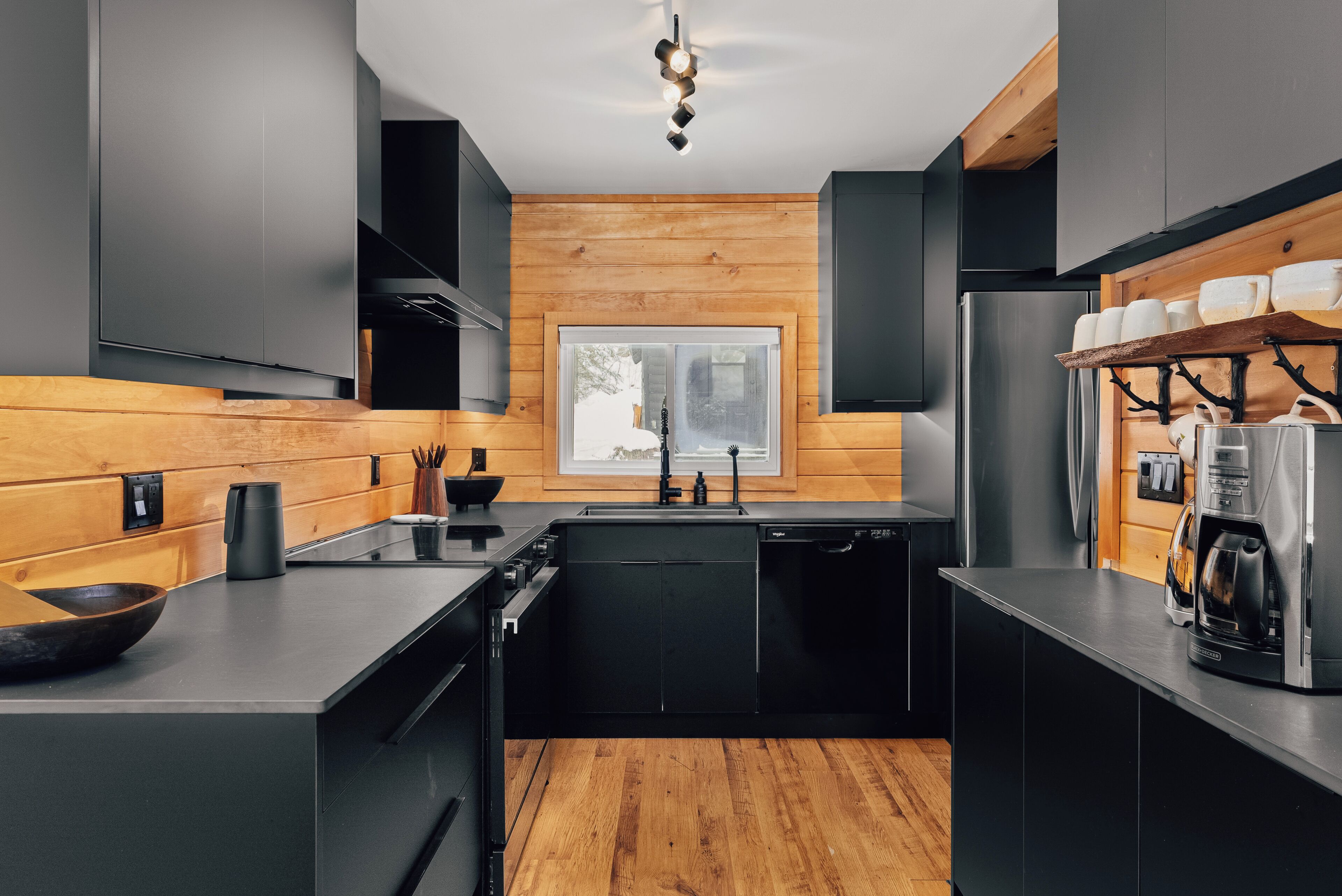 Kühlschrank, Ofen, Herdplatte, Geschirrspüler