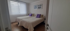 2 chambres, fer et planche à repasser, Wi-Fi, draps fournis