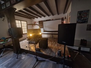 Interior - Gîte de l'olivier, reception room, parties and ceremonies, events. (Saint-Brisson-sur-Loire)