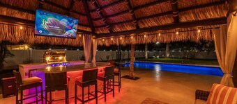 Golfers Green Retreat with 35' Heated Saltwater Pool & Tiki. Pet Friendly!