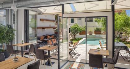 Casa Columba - 4 Star Design Boutique Hotel - Vasco de Gama Luxury Apartment