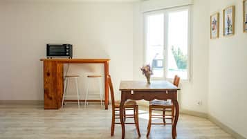 Classic Apartment, Patio | Living area