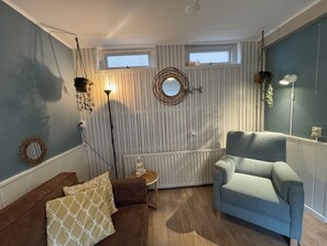 Living area - Charming vacation home for 4 people, close to beach, dunes and center.  (Egmond aan Zee)