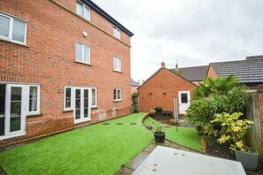 Exterior - Badgers House Long Stay Discounts Free Parking (Wroughton)