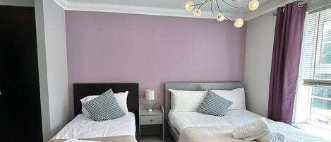 6 bedrooms, iron/ironing board, WiFi