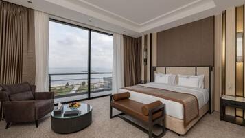 Quarto casal luxo | Cofres nos quartos, quartos à prova de som