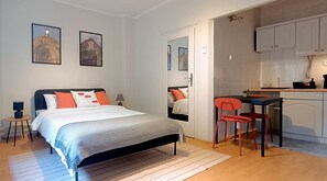 Iron/ironing board, free WiFi, bed sheets