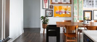 Historic Rooftop Steps to DT Shops & Dining Unit 3