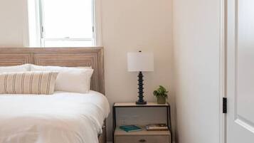 4 bedrooms, desk, iron/ironing board, WiFi