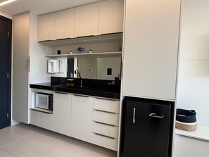 豪華公寓 | 私人廚房 | 微波爐、廚房用具/餐具/器皿