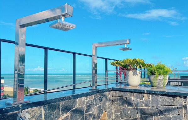 المنطقة المحيطة بالمنشأة