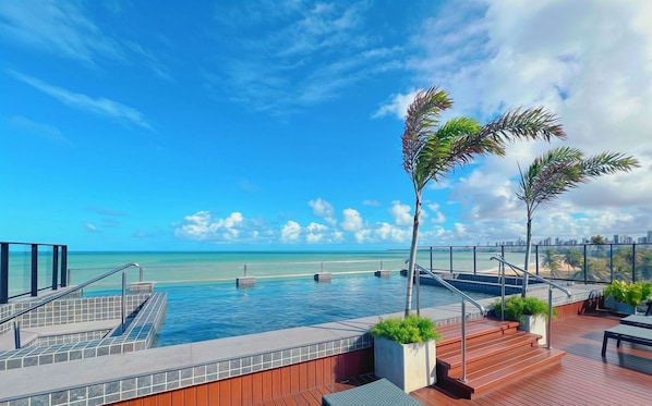 Outdoor pool - Alta Garden (João Pessoa)