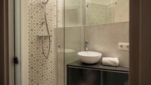 Hair dryer, shampoo - Apartamento Vargas 73. (Santander)
