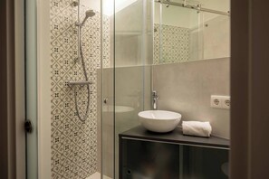 Hair dryer, shampoo - Apartamento Vargas 73. (Santander)
