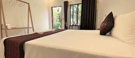 Deluxe Double Room, Garden View | Soundproofing, free WiFi