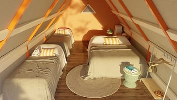 Un'accogliente camera a forma di tenda con tre letti, un tappeto intrecciato e un piccolo tavolo con libri e una pianta.