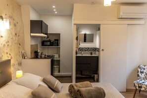 1 bedroom, iron/ironing board, free WiFi