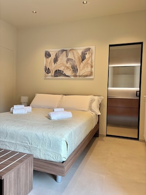 Superior Room | In-room safe, desk, laptop workspace, blackout drapes