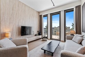 TV, stereoanlegg og kontorer