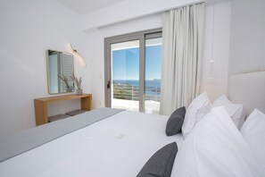 3 chambres, fer et planche à repasser, Wi-Fi, draps fournis