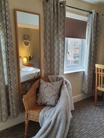 舒适双人房 | 免费 WiFi、床单