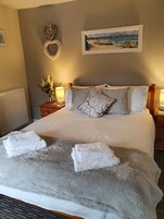 舒适双人房 | 免费 WiFi、床单