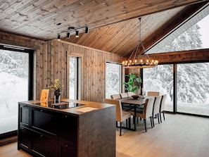 Ferienhütte, 5 Schlafzimmer, barrierefrei, Terrasse | Esszimmer